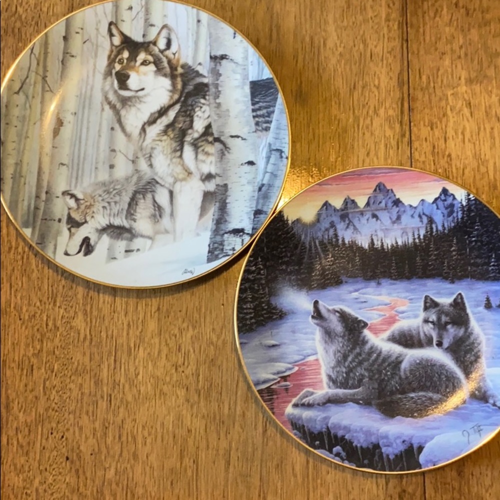 The Hamilton Collection wolf collector plates